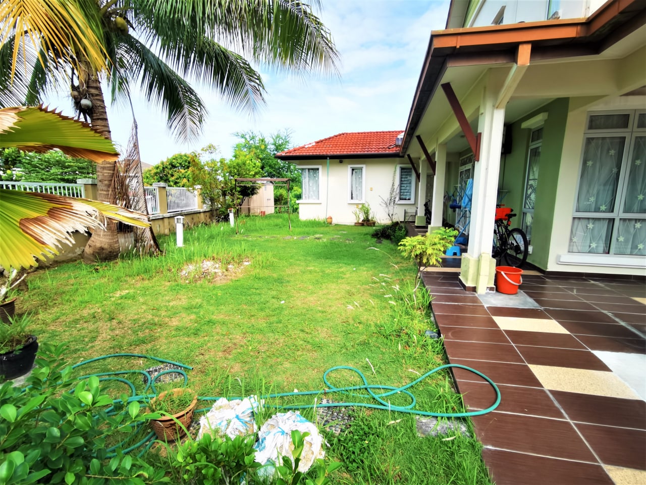 RENOVATED CORNER Double Storey Bandar Seri Putra - photo 3