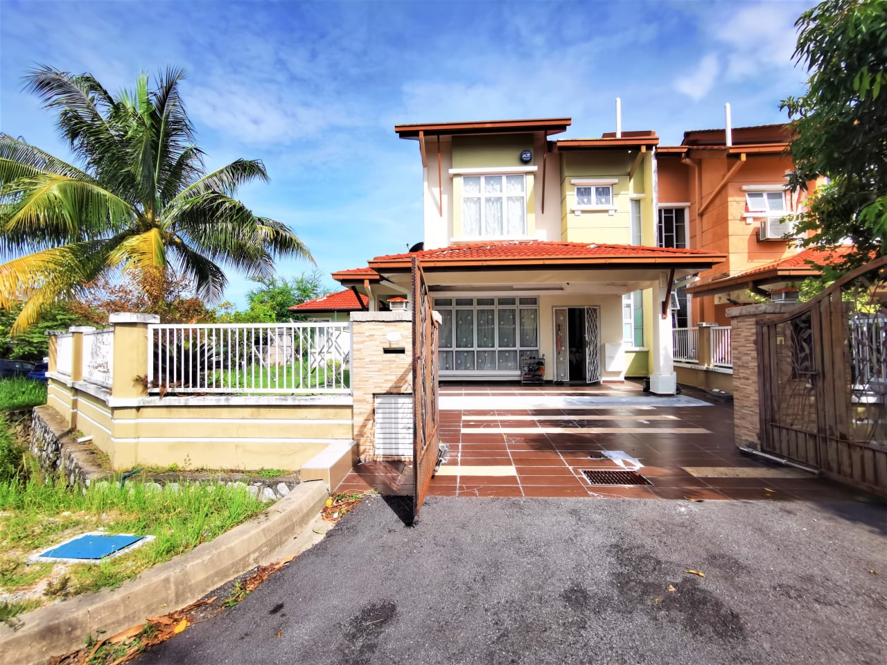 RENOVATED CORNER Double Storey Bandar Seri Putra
