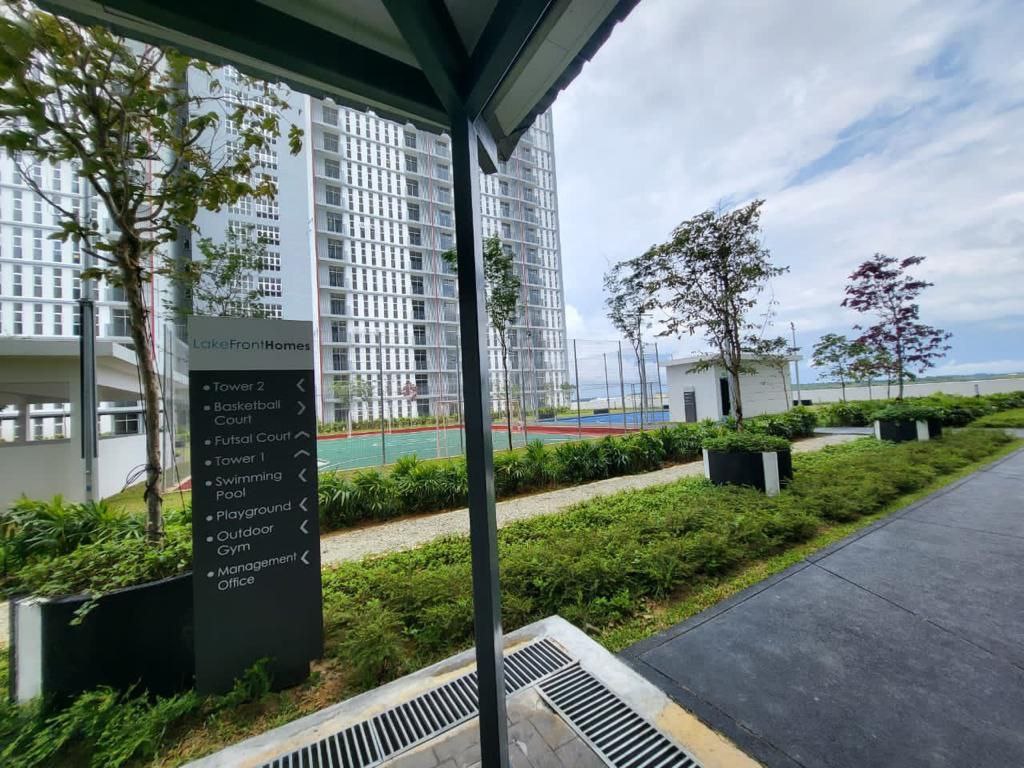 Condominium Lakefront Home Cyberjaya, - photo 2