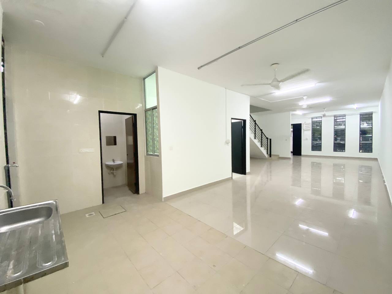 3 Storey Terrace House Bangi Avenue, Bangi - photo 2