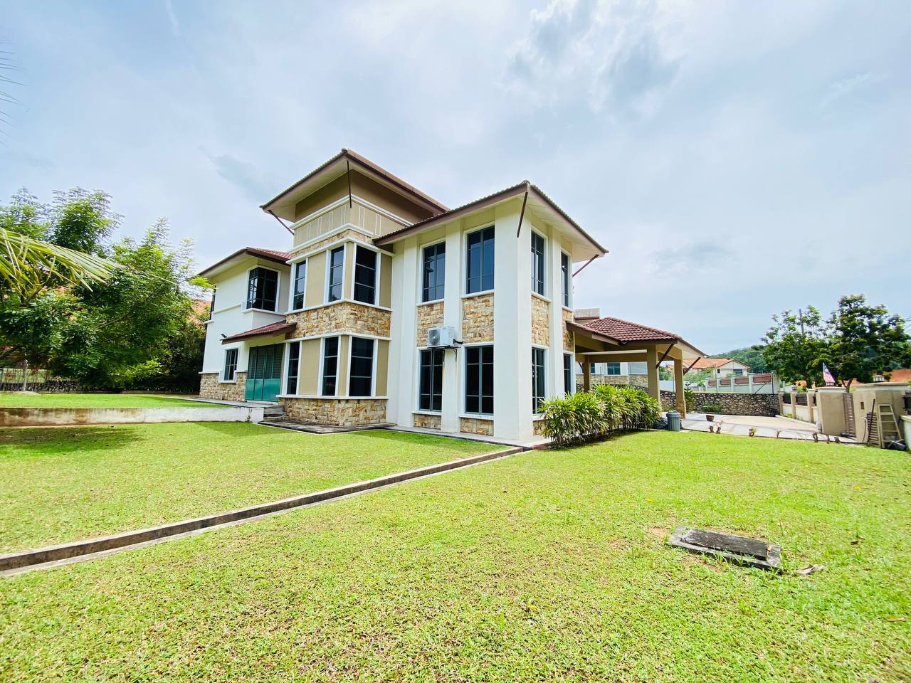 Bungalow Puncak Pinggiran Putra Sg Merab Kajang - photo 3