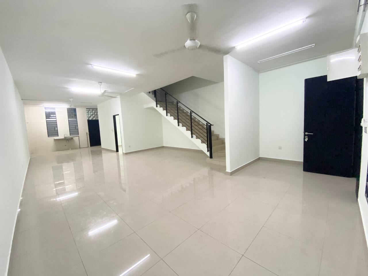 3 Sty Terrace Bangi Avenue - photo 2