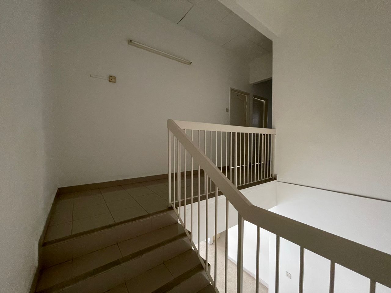 Greenlane 2 Storey Semi-D Concrete - photo 12