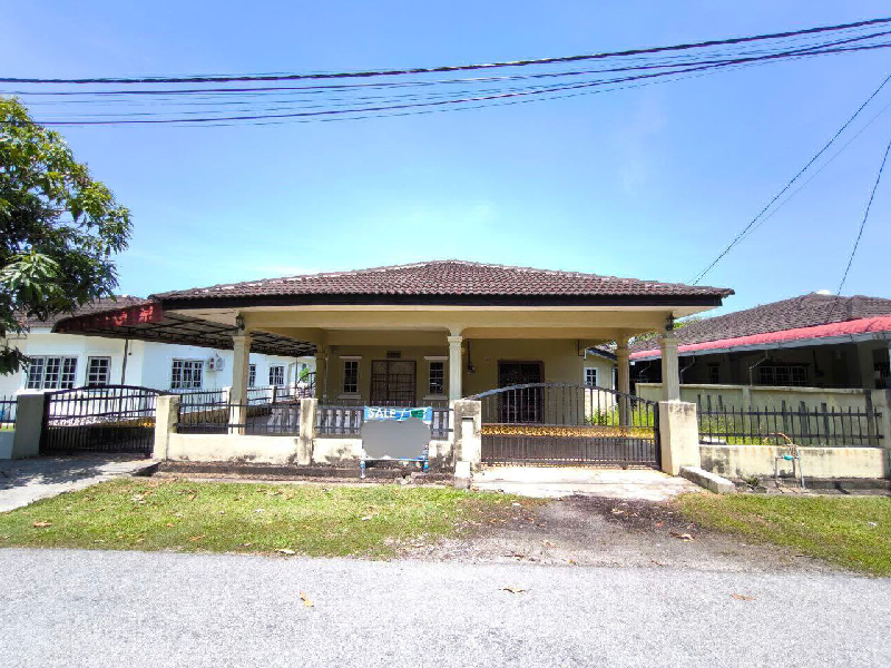 Rumah Banglo Setingkat di Desa Manjung Untuk Dijual