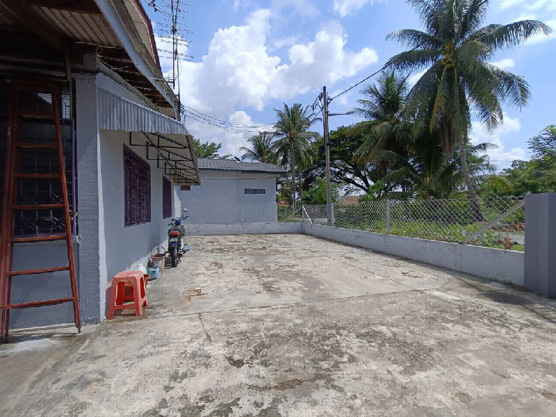 Rumah Teres Corner Lot Setingkat Untuk Dijual Di Gopeng! - photo 3