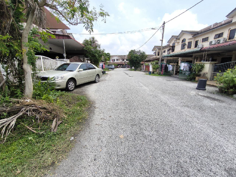Rumah Teres 2 Tingkat Batu Gajah RM320K - photo 4