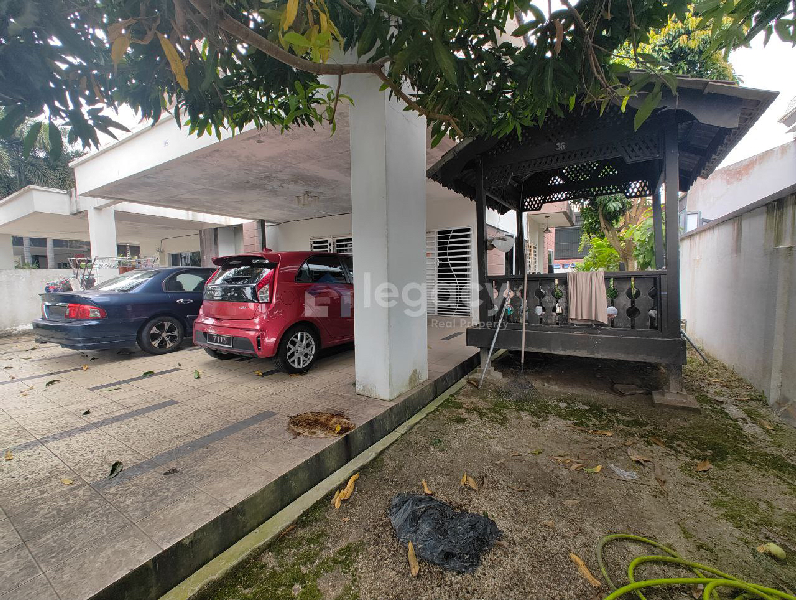 Semi- D Dua Tingkat Besar Belakang Lotus Manjung, Taman Sejati Suria Sitiawan - photo 3