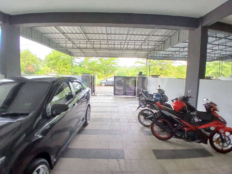 Rumah Teres Setingkat Untuk Dijual Di Taman Putra Permai Depan Padang - photo 3