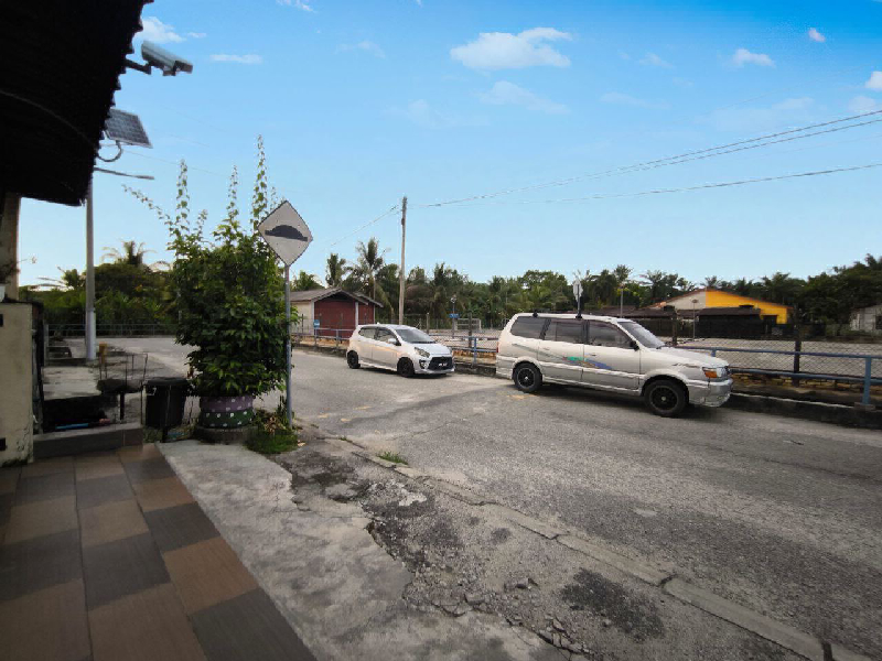 Rumah Teres Setingkat Untuk Dijual | Taman Damai Jaya, Ayer Tawar - photo 2