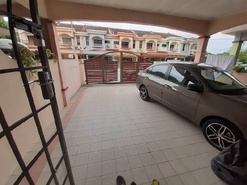 PENGKALAN PERSIARAN ZARIB DOUBLE STOREY HOUSE FOR SALE - photo 3