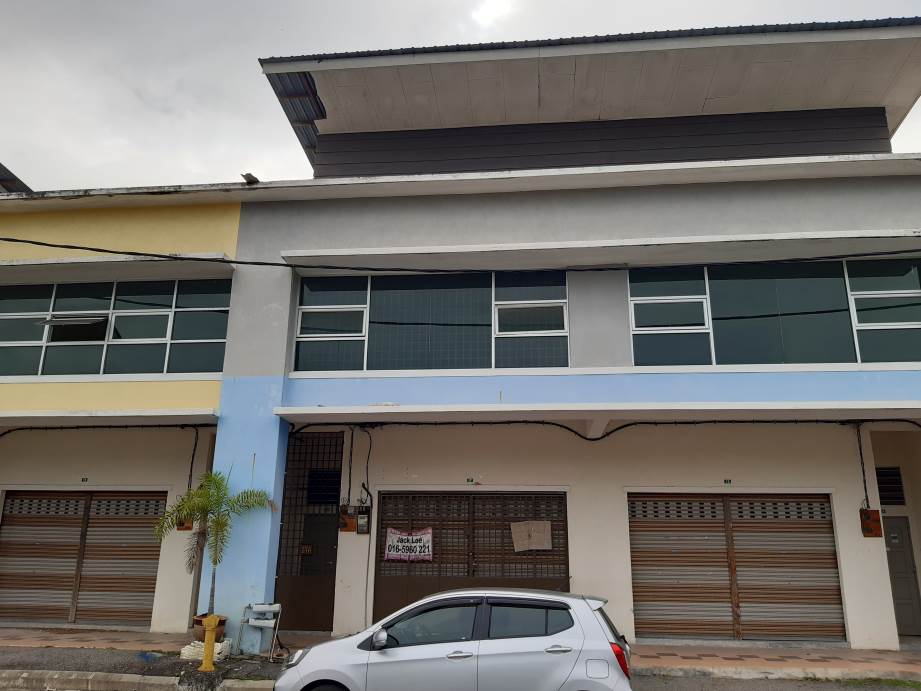1ST FLOOR SHOP LOT AT LAHAT MINES FOR RENT - photo 1