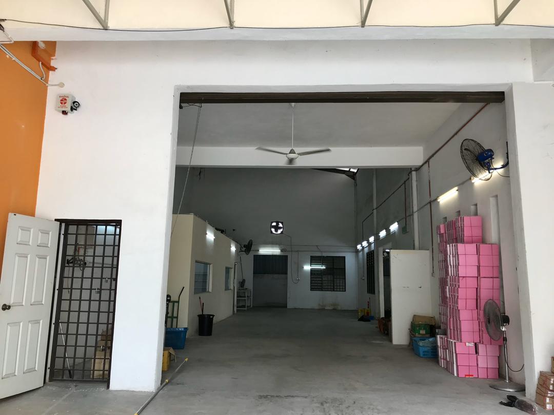 SEMI D 2 HALF STOREY FACTORY PENGKALAN FOR SALE - photo 3