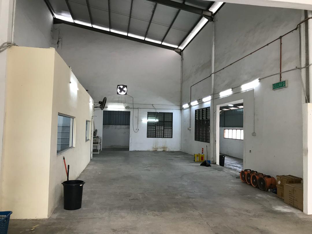 SEMI D 2 HALF STOREY FACTORY PENGKALAN FOR SALE - photo 8
