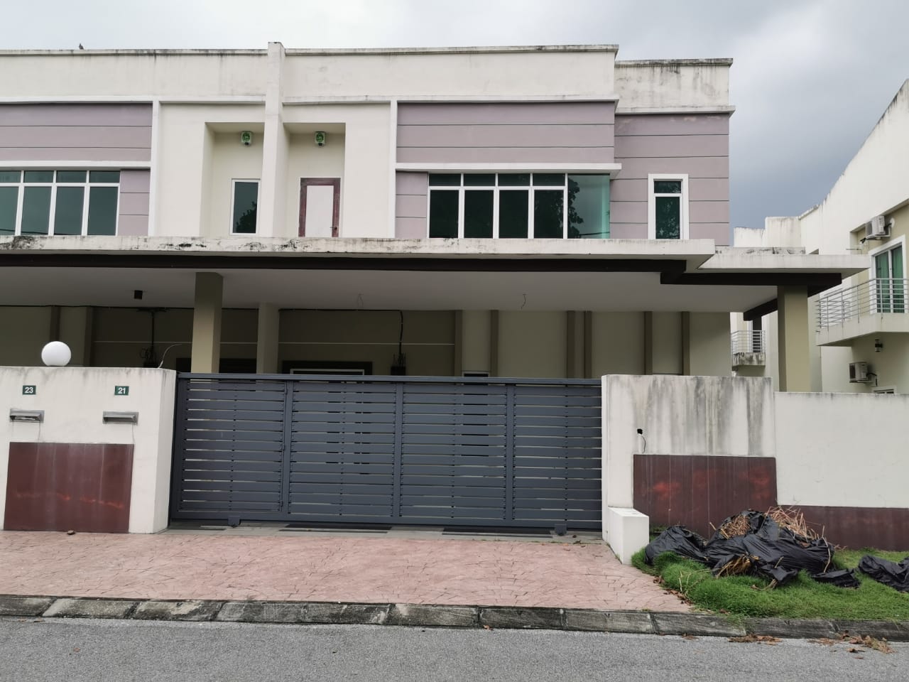 TASEK SQUARE SEMI-D DOUBLE STOREY FOR SALE
