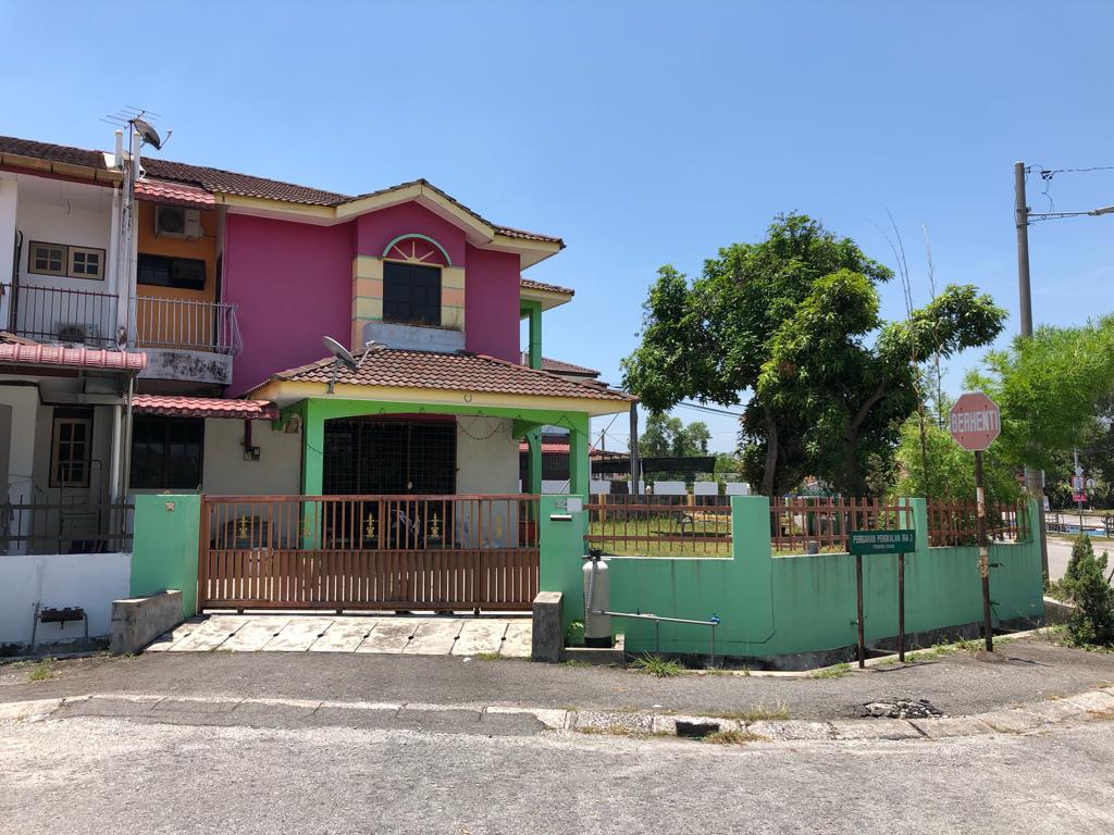 PENGKALAN RIA DOUBLE STOREY CORNER FOR SALE