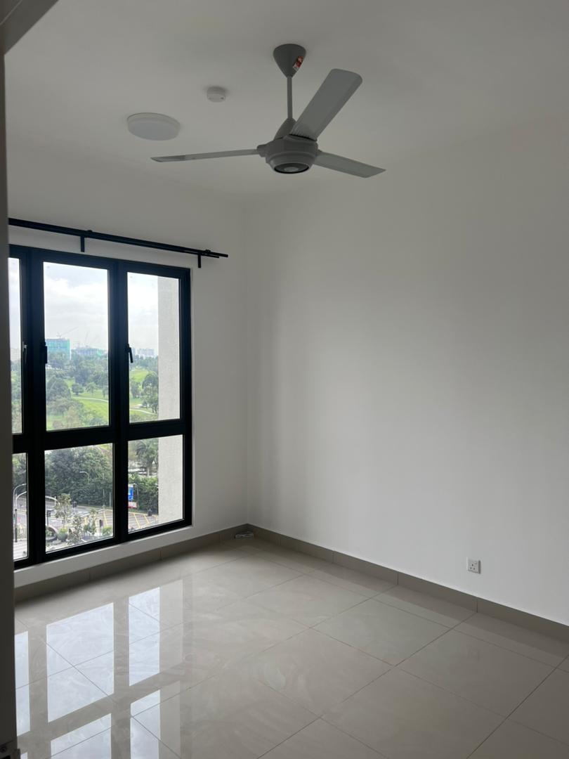 Below Market 3 Bedroom near Lrt in Kelana Jaya - photo 6