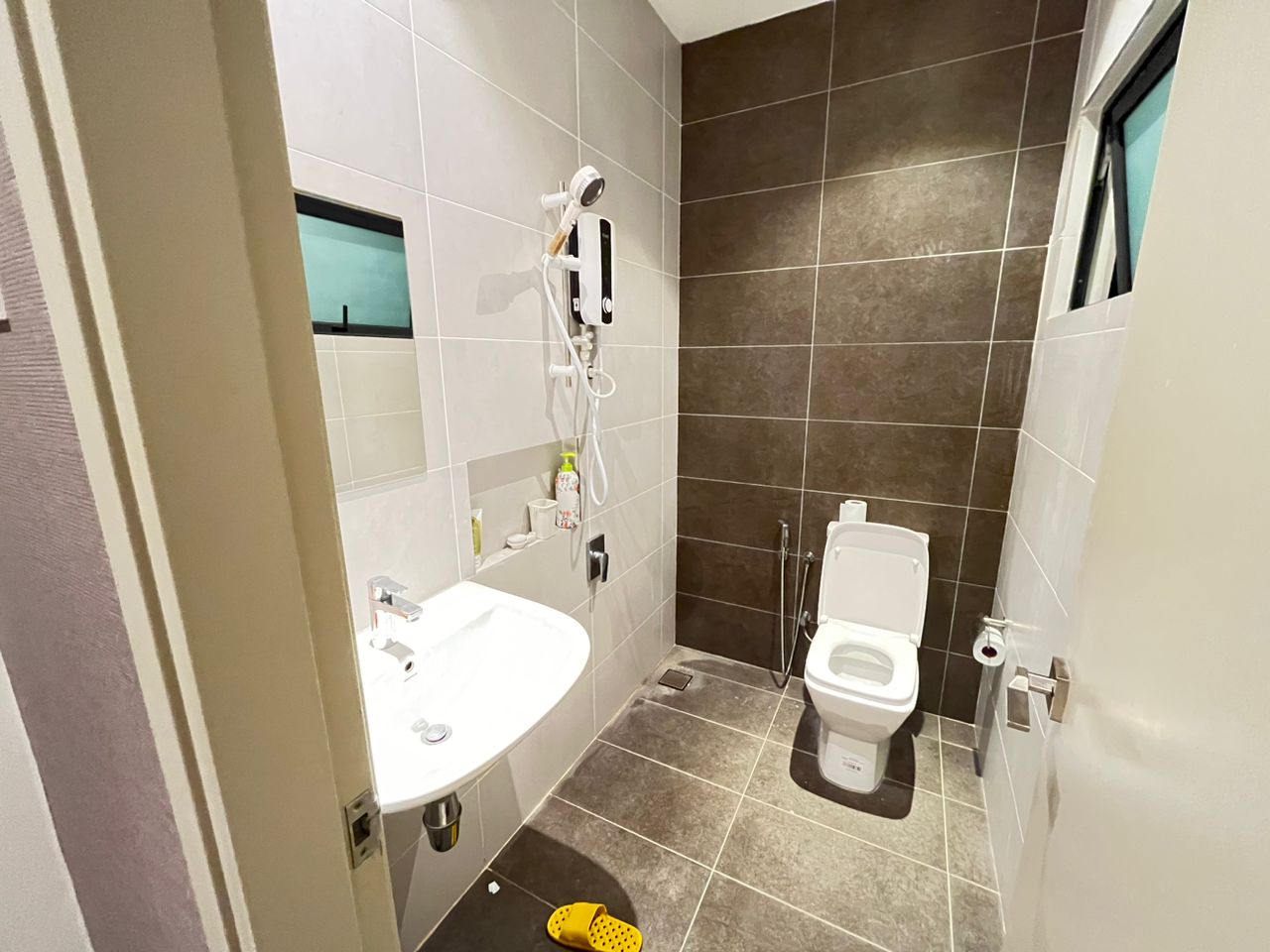 2 Bedroom Unit Ara Sentral Link Bridge to Lrt AD - photo 2