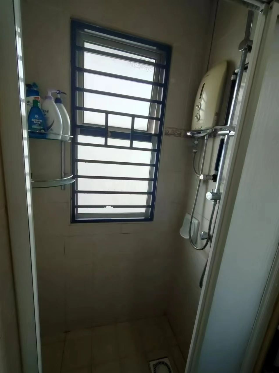 3 Bedroom Unit in Kelana Mahkota Prefer Family AD - photo 5