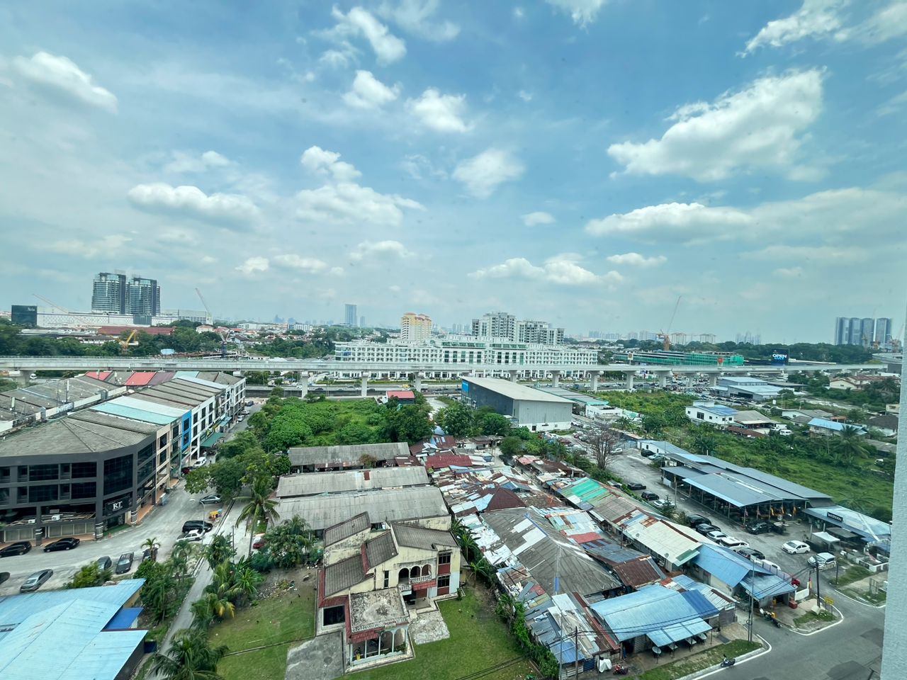 Brand New Condo 3 Bedroom Partially Furnished AD - photo 4