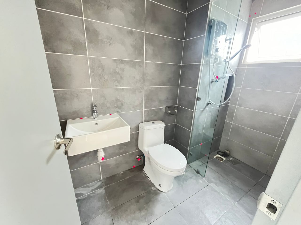 Brand New Condo 3 Bedroom Partially Furnished AD - photo 5