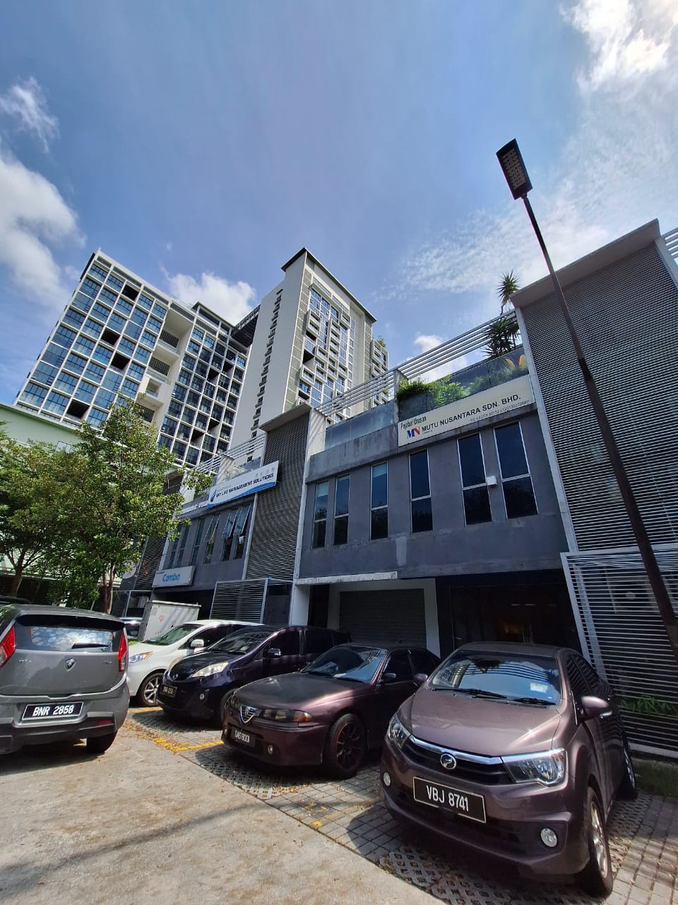 3 Storey Shop 20x65 Freehold Built up 3343sf AD - photo 6