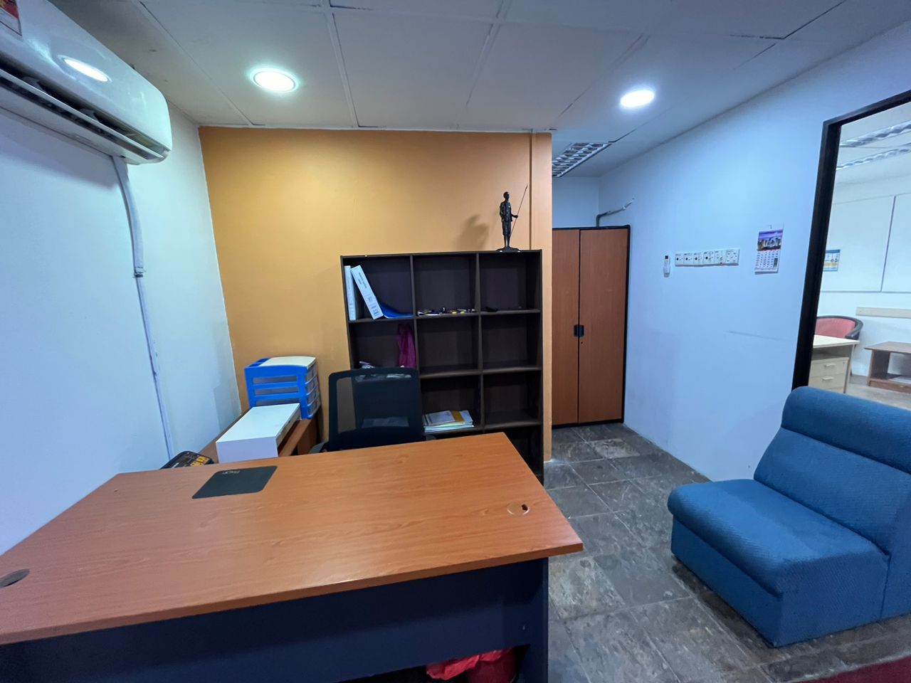 Fully Furnished Office For Rent Great Owner AD - photo 10