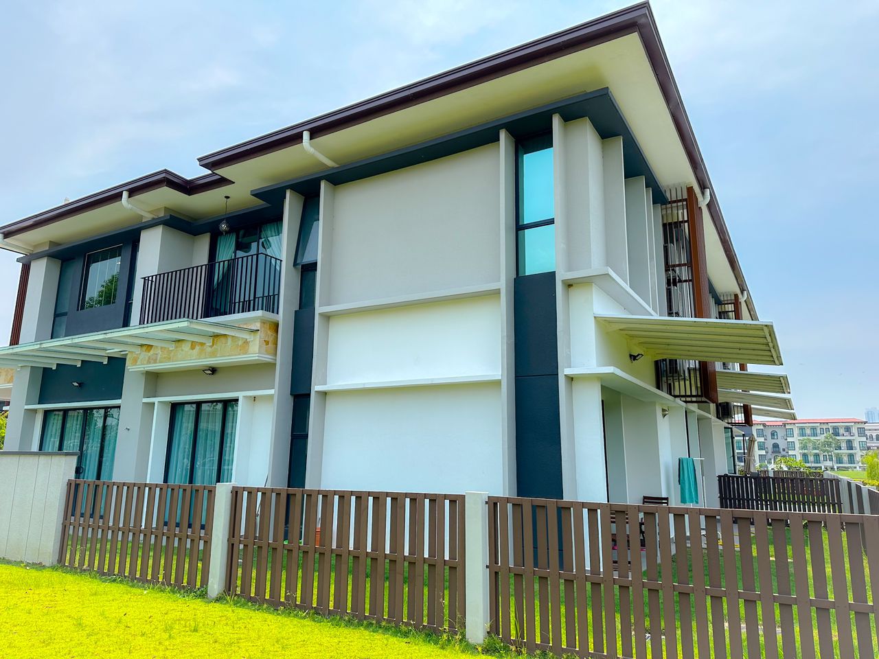 Brand New Semi D Unit Jalan Setia Botanika 1 AD - photo 5