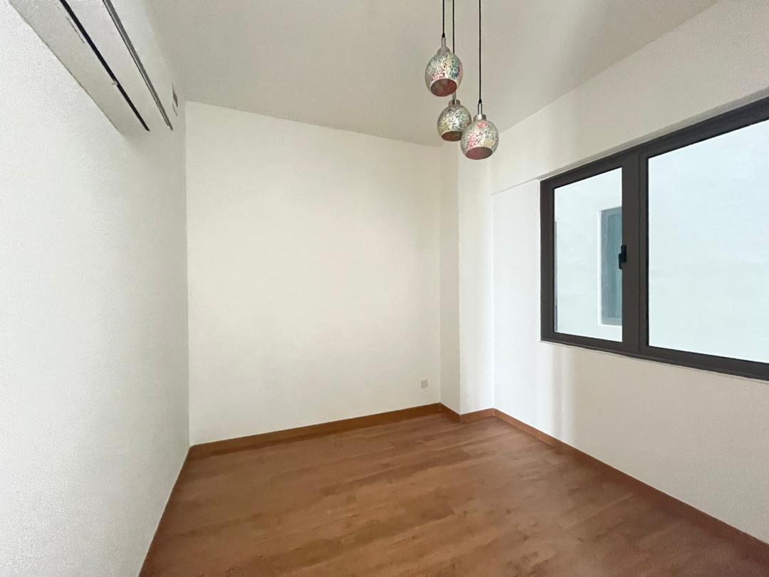 Below Market 2 Bedroom Unit in LakePoint Cyberjaya - photo 5