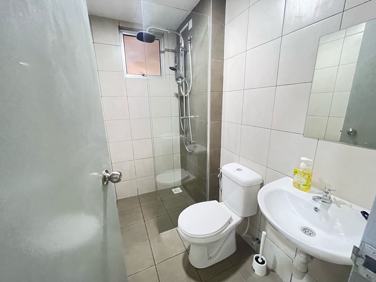 Block A Fully Furnished 3 Bedroom Rare Unit AD - photo 9