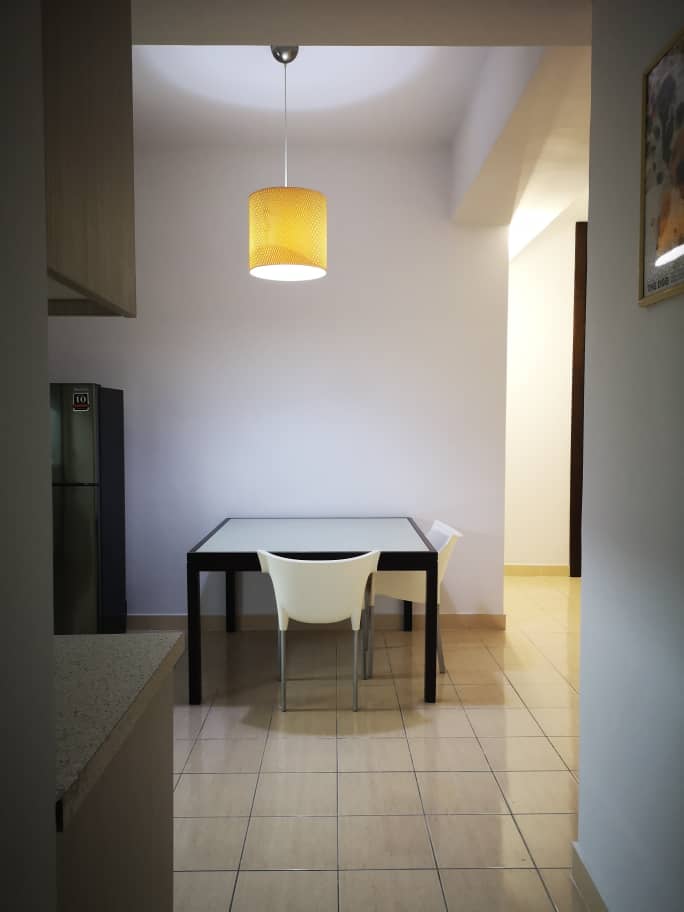 Newly Refurbished 2 bedroom Amcorp Serviced Suite - photo 6