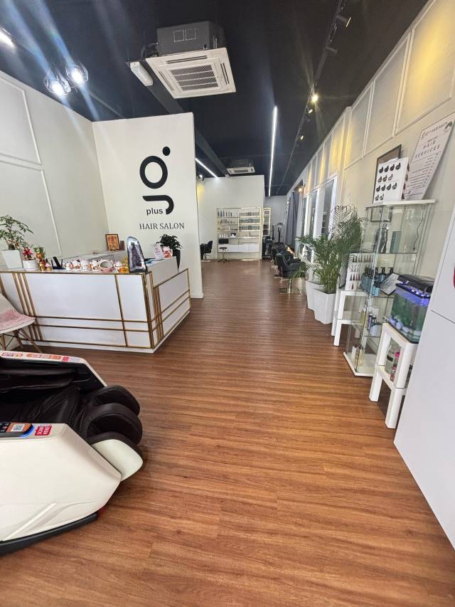 Ground Floor Shop Hair Salon For Rent Rare - photo 4
