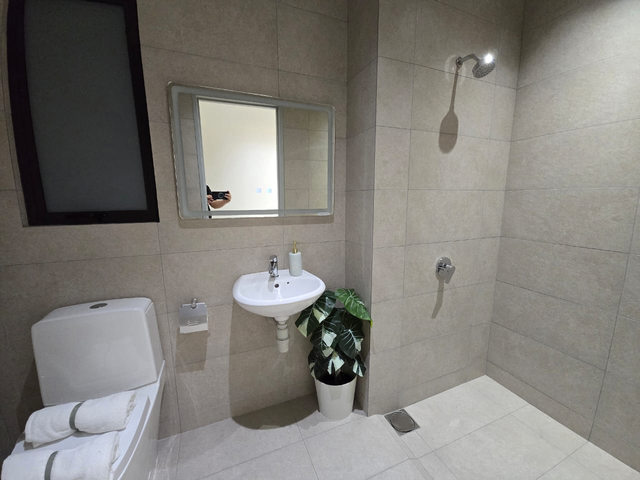 Freehold  Project, walking distance to BRT - photo 4