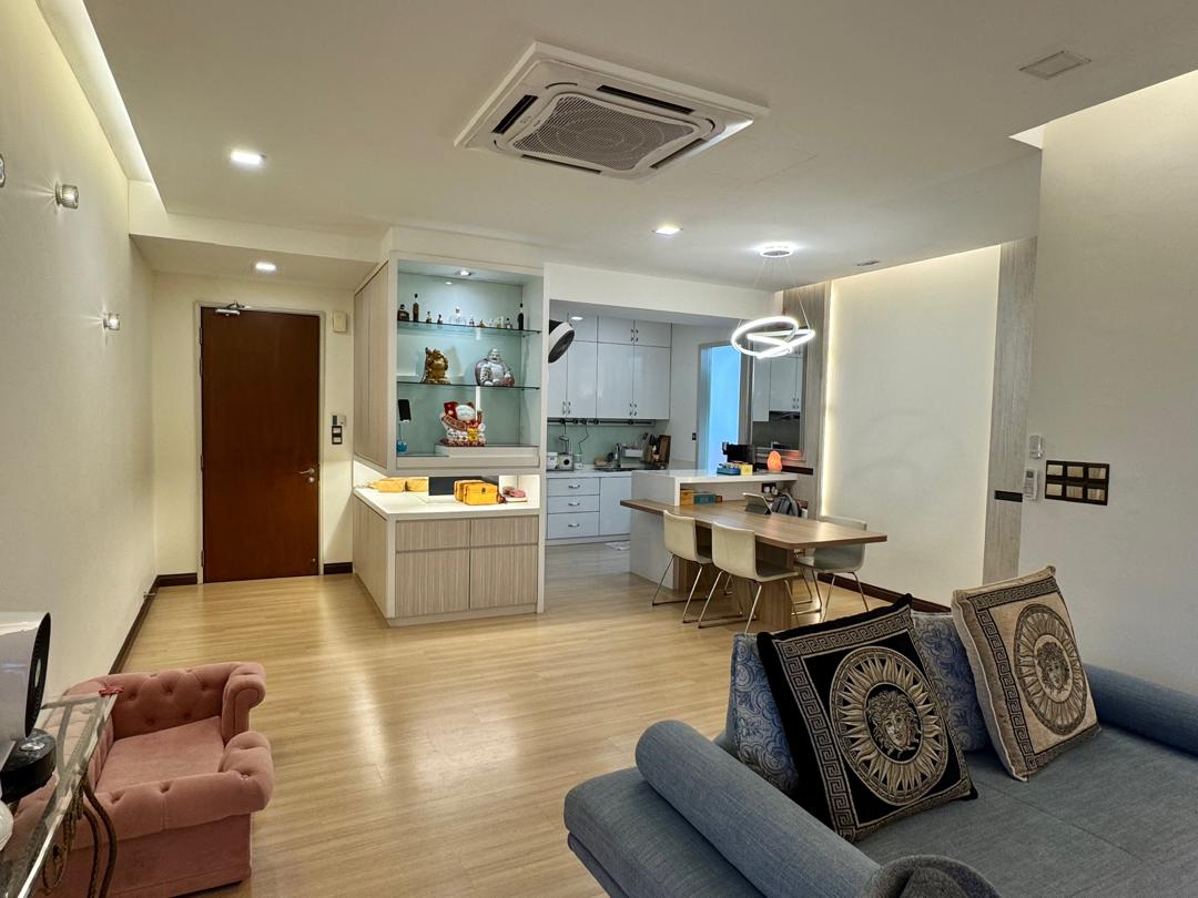 Nice interior design facing lake bandar suwnay - photo 2