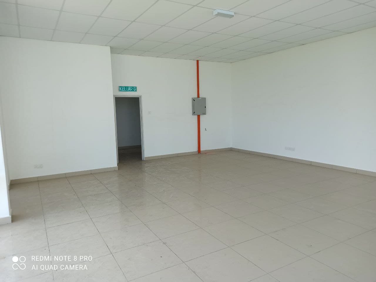 Cluster Factory Warehouse with 2 Storey Office - photo 2