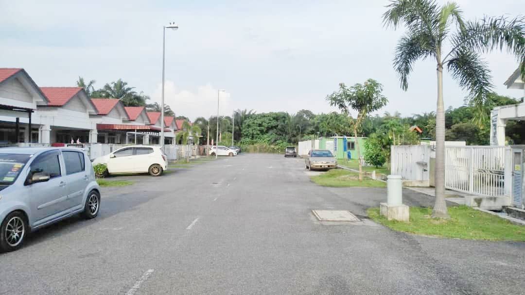 Teres Setingkat Taman Bentara Jln Helang - photo 2