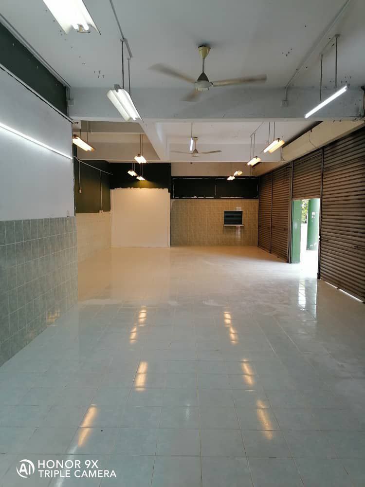 Corner shop Seksyen 27 shah alam - photo 2