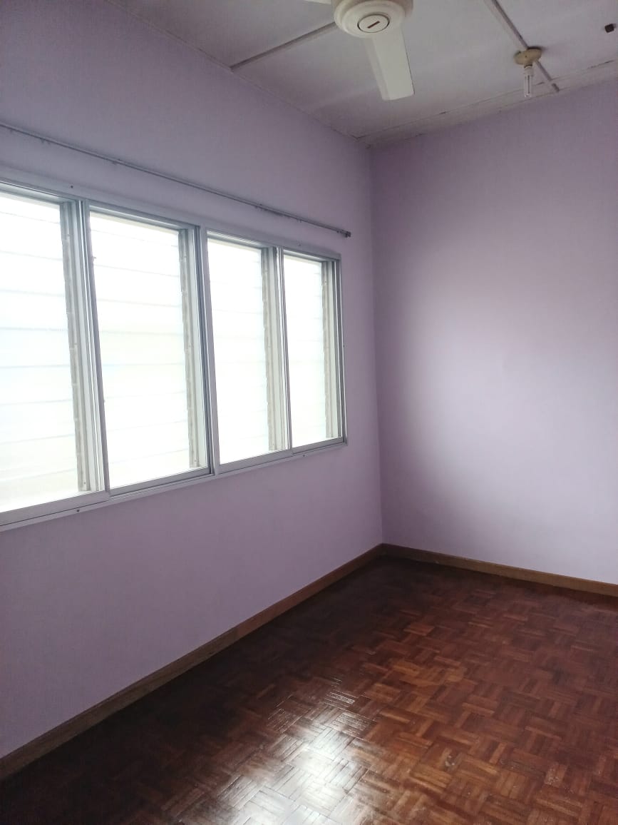 2 Storey Intermediate House USJ 2 Subang Jaya - photo 2