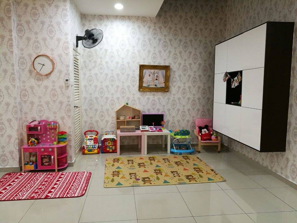 FULLY FURNISHED Exclusive Triple storey Endlot - photo 3