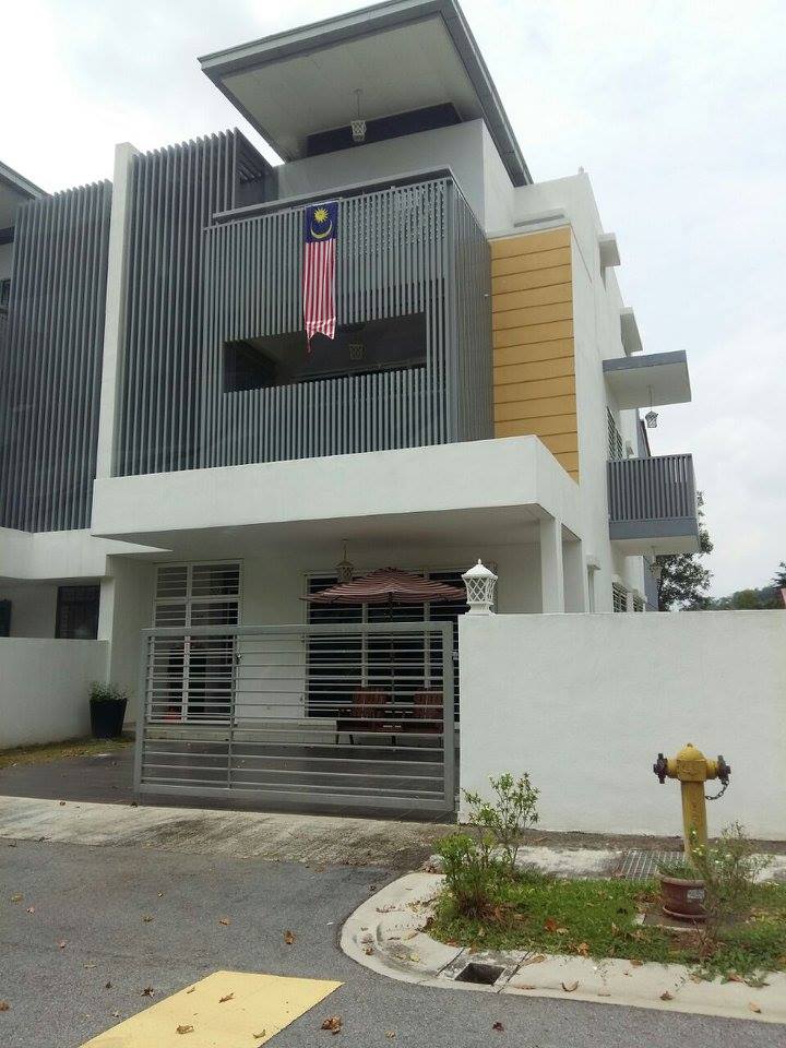 FULLY FURNISHED Exclusive Triple storey Endlot - photo 7