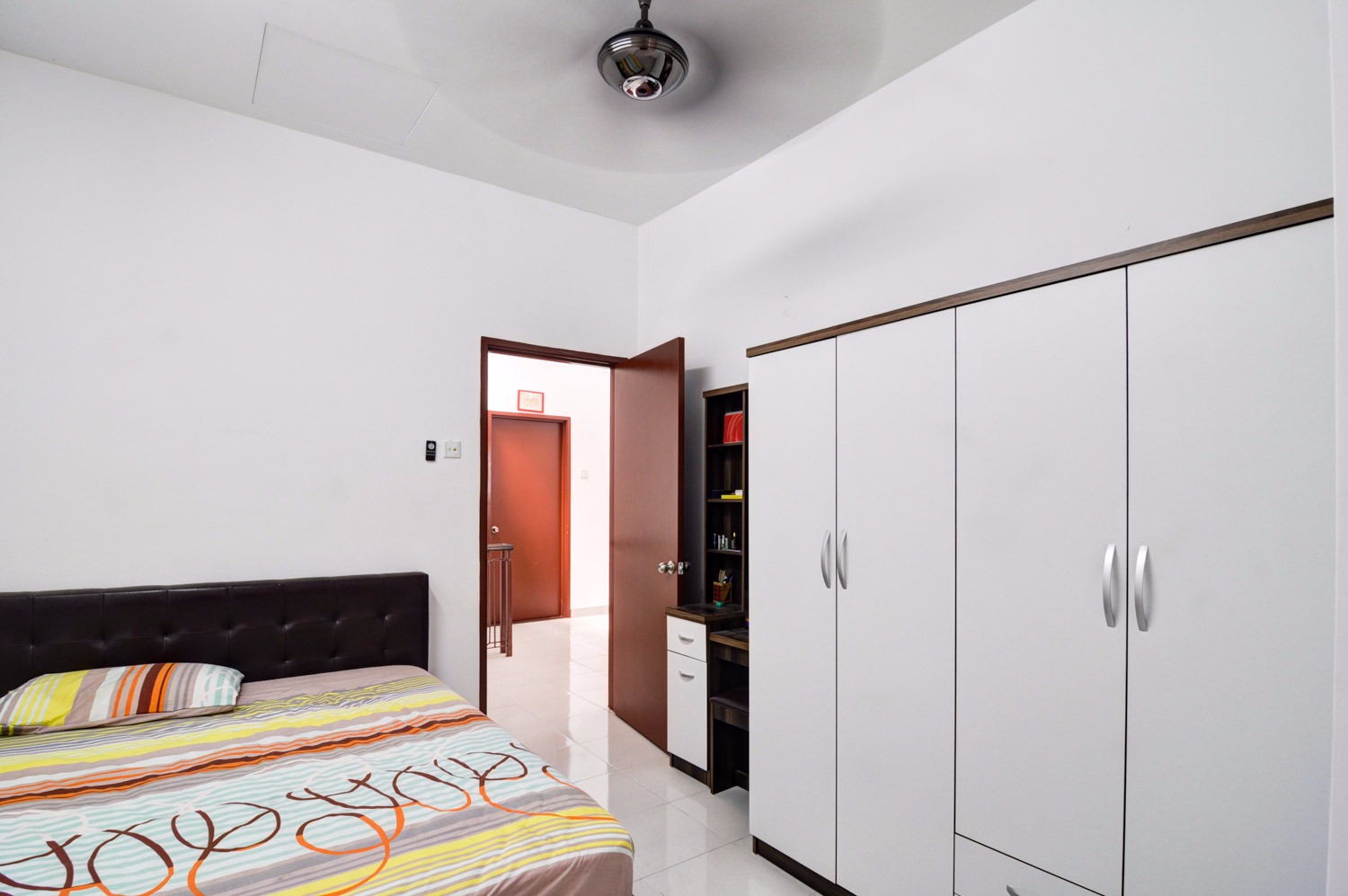 MOVE IN Renovated 2sty Taman Pelangi Semenyih - photo 5