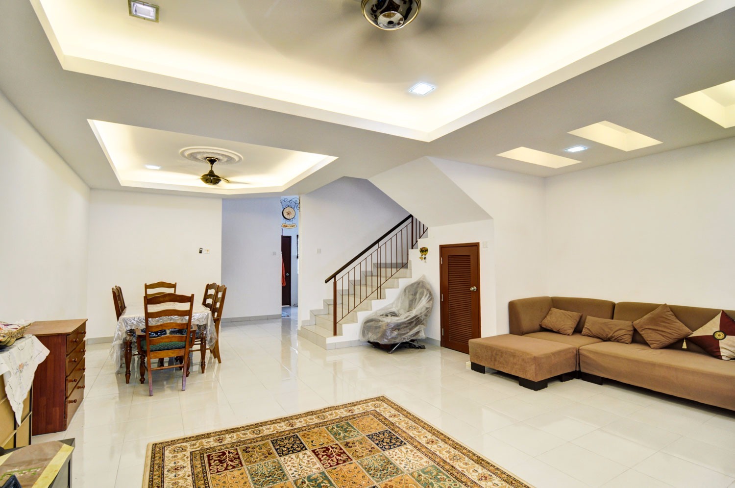 MOVE IN Renovated 2sty Taman Pelangi Semenyih
