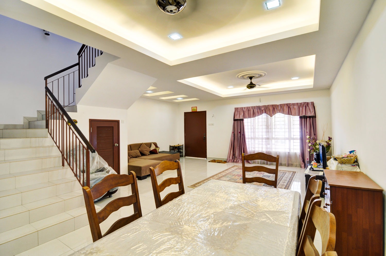 MOVE IN Renovated 2sty Taman Pelangi Semenyih - photo 2