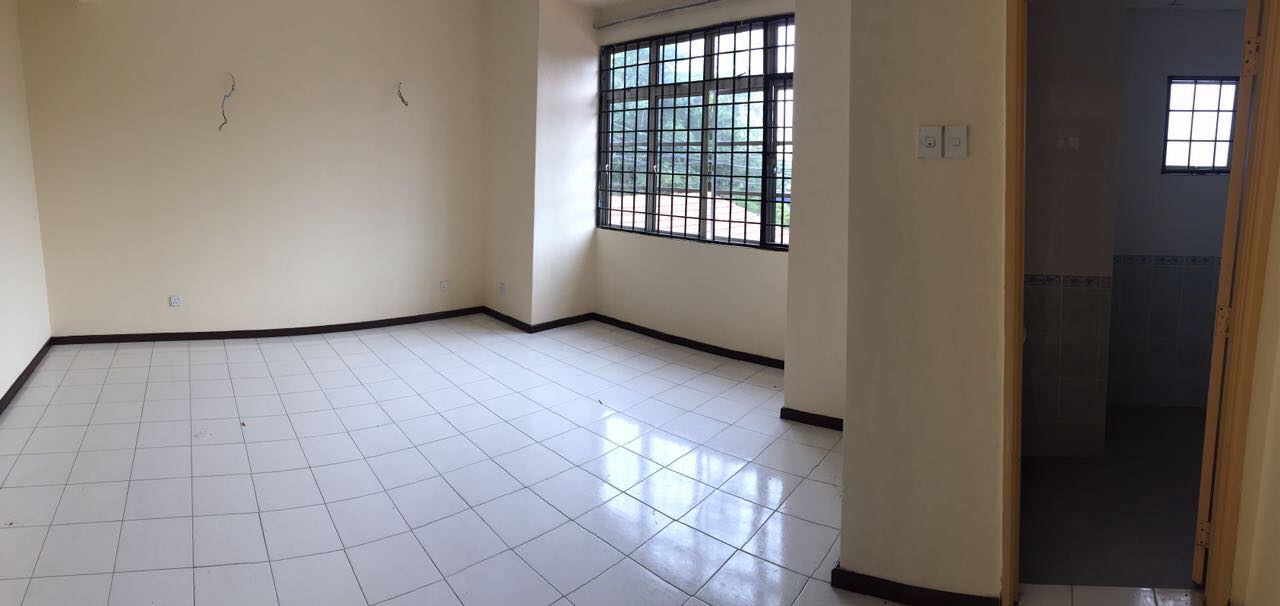FREEHOLD Basic Gated Double storey Sg Buloh - photo 4