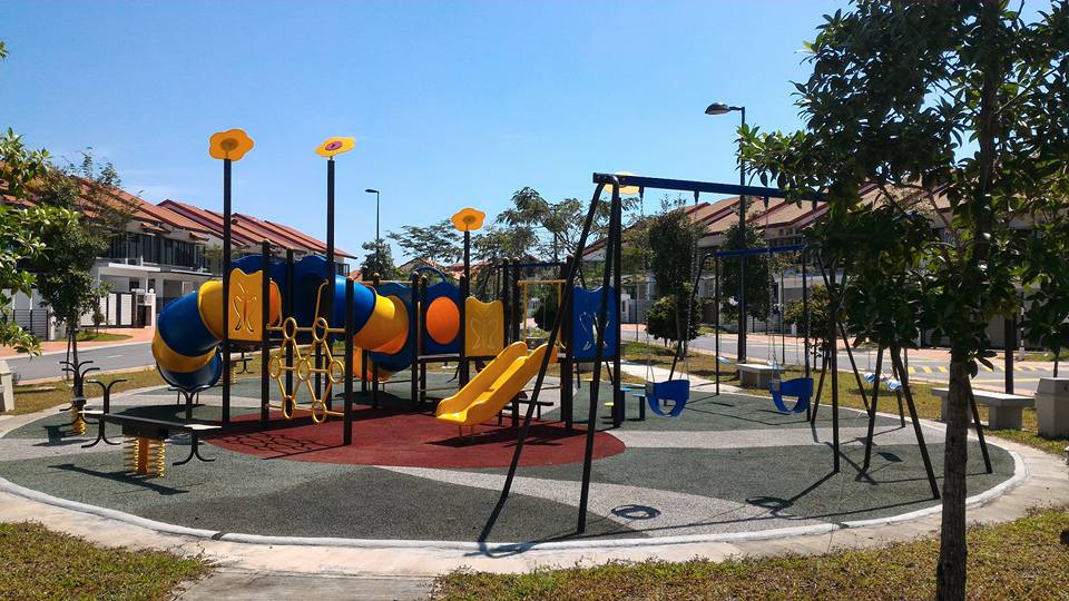 BRAND NEW Superlink Alam Impian facing playground - photo 8
