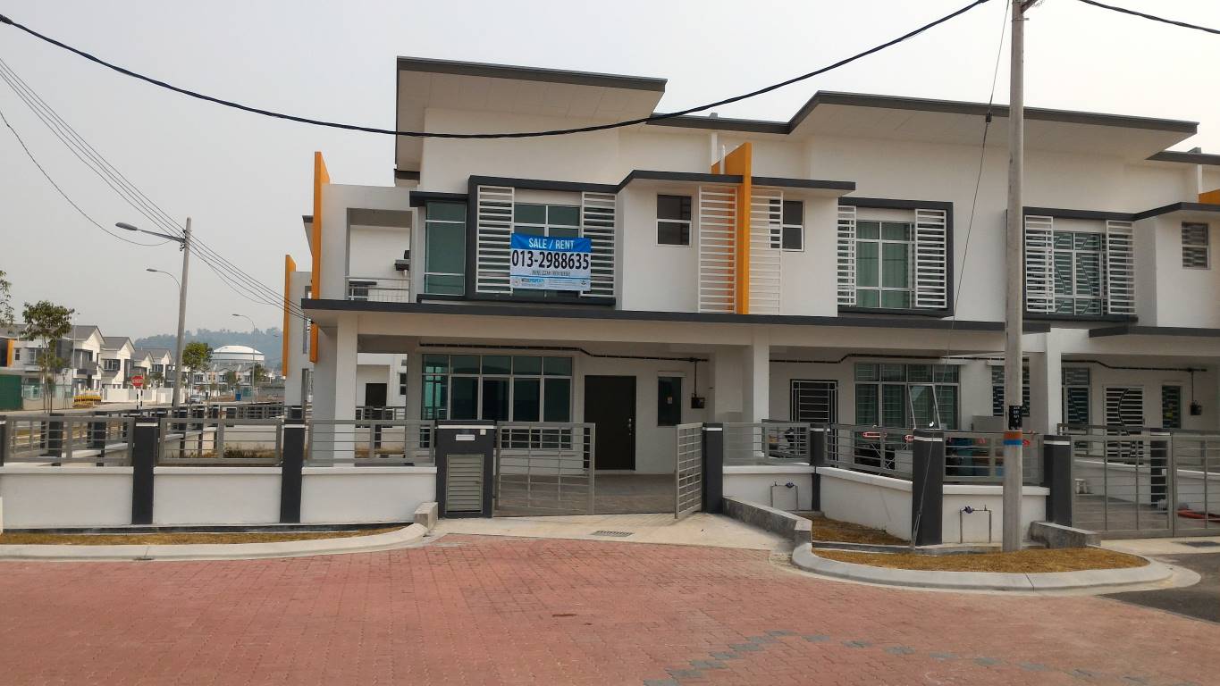EXCLUSIVE 2storey endlot Hillpark not facing house - photo 1
