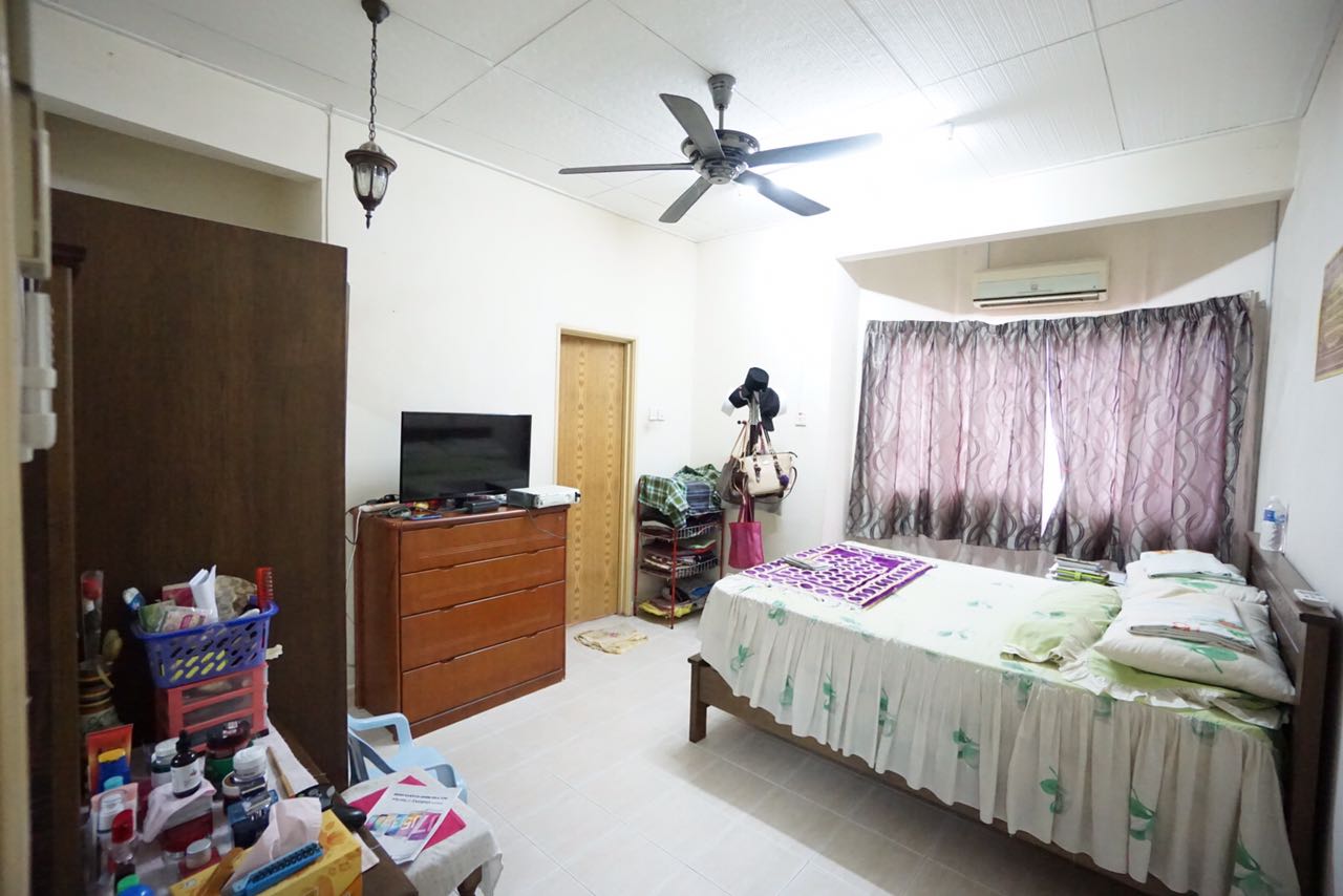 SPACIOUS Double storey Section 7 Shah Alam - photo 4