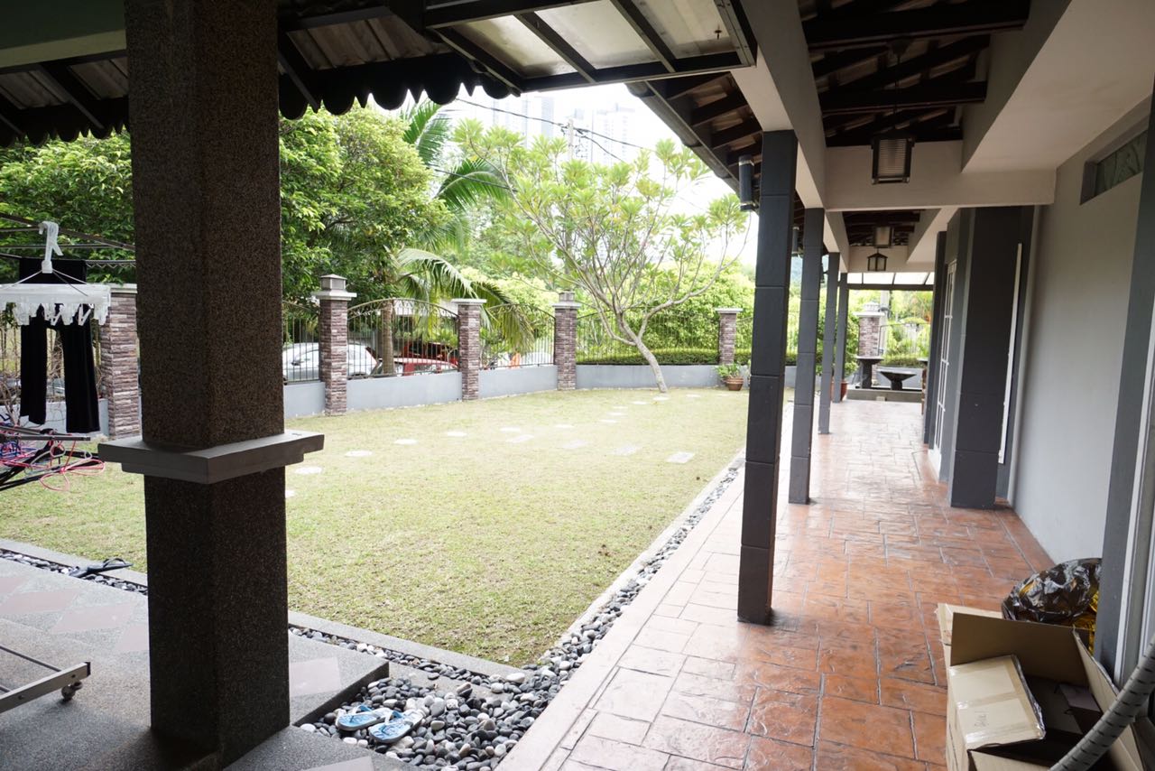 EXCLUSIVE Renovated Corner Bandar Sri Damansara - photo 2