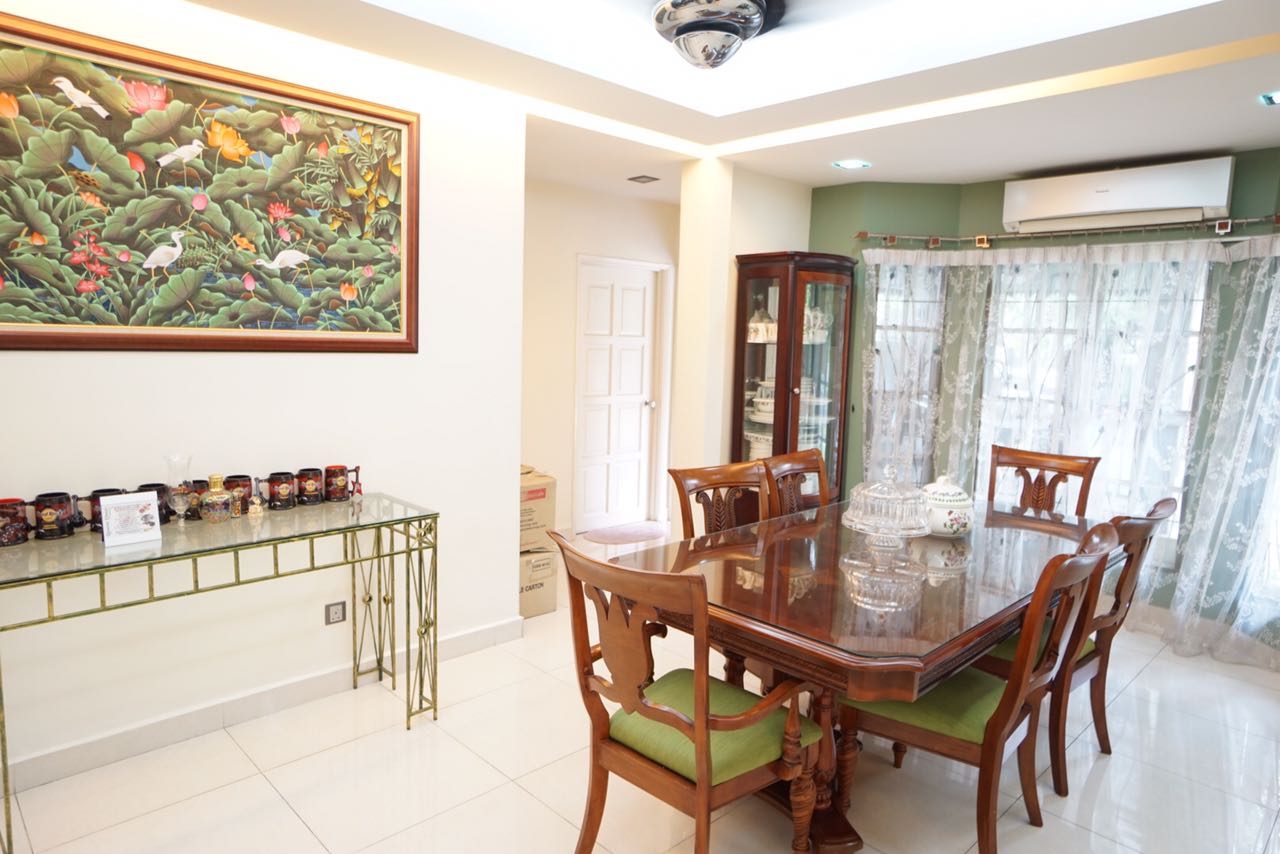 EXCLUSIVE Renovated Corner Bandar Sri Damansara - photo 4