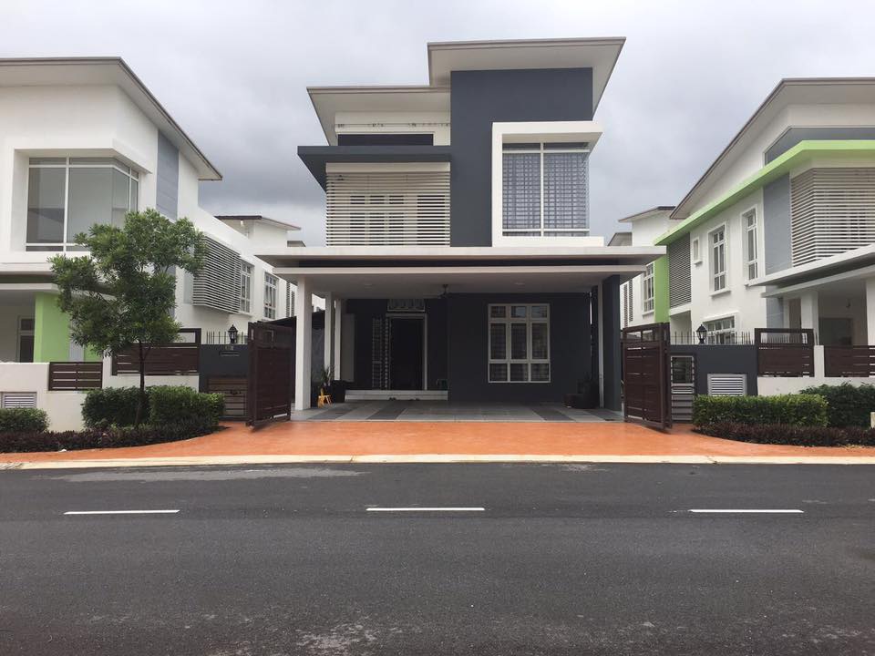 EXCLUSIVE FURNISH Bungalow Casa Idaman Setia Alam