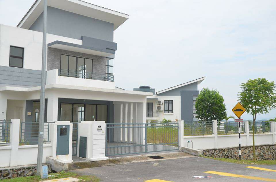 WOW Semi D Bungalow Bukit Saujana Sg Buloh 4990sf - photo 2